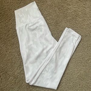 Buff Bunny White Snow Camo legging